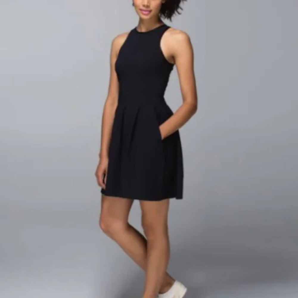 NWOT Lululemon here to there dress size 4 in Black